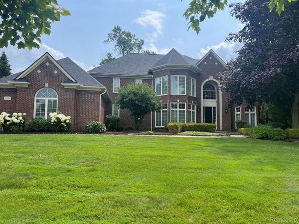 4831 Goodison Place Drive, Oakland Township, Mi 48306