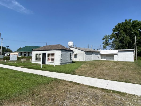 908 Washington , Valparaiso, IN 46383