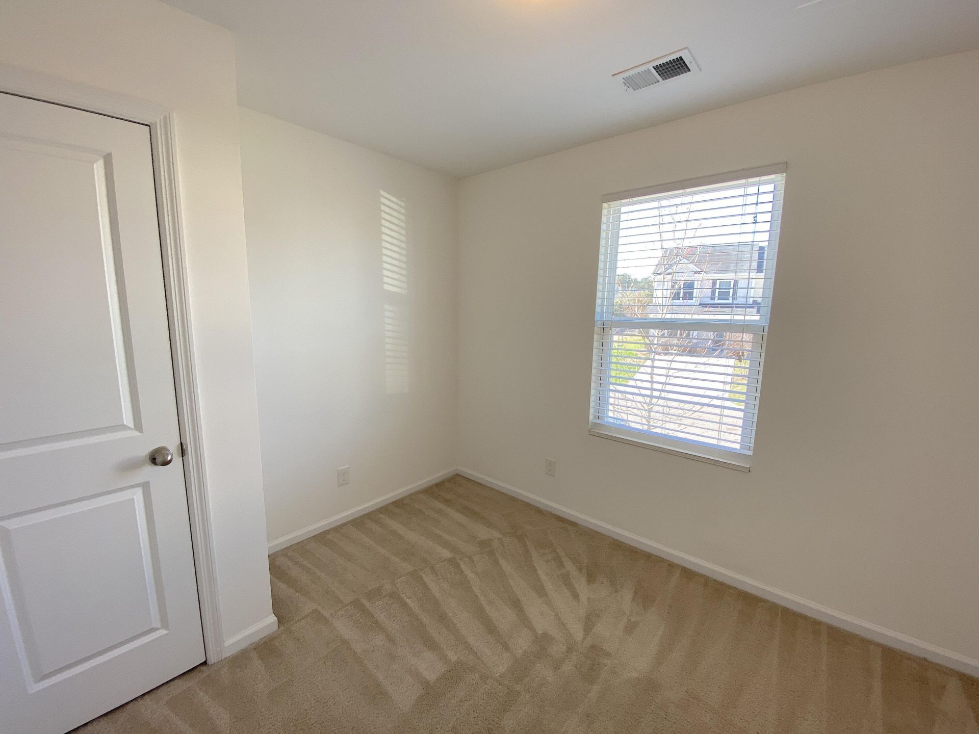 9139 Parlor Drive Photo 7