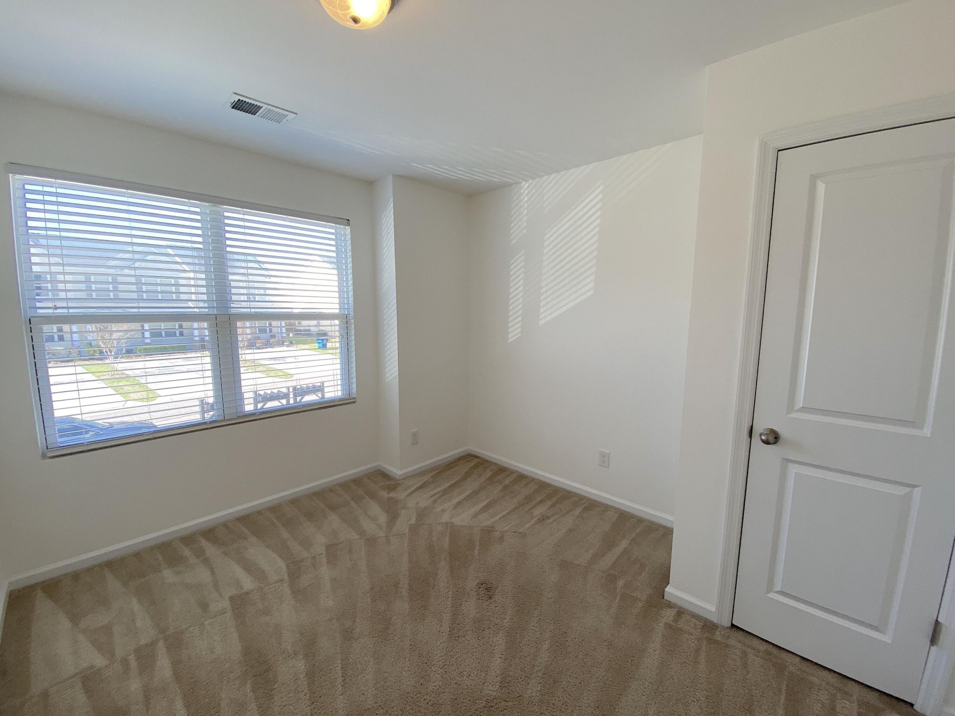 9139 Parlor Drive Photo 8