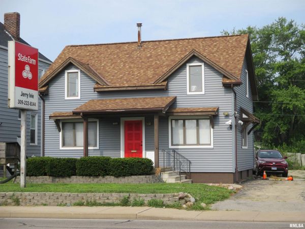 2405 N UNIVERSITY Street, Peoria, IL 61604