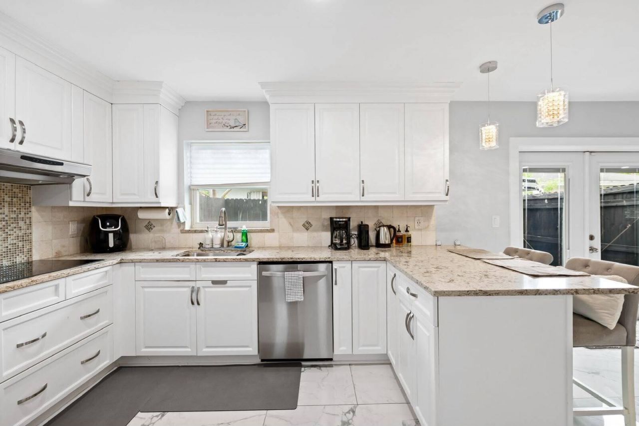 3298 N Dixie Highway, Boca Raton, FL 33431 Photo