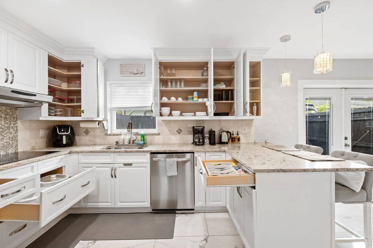 3298 N Dixie Highway, Boca Raton, FL 33431 Photo
