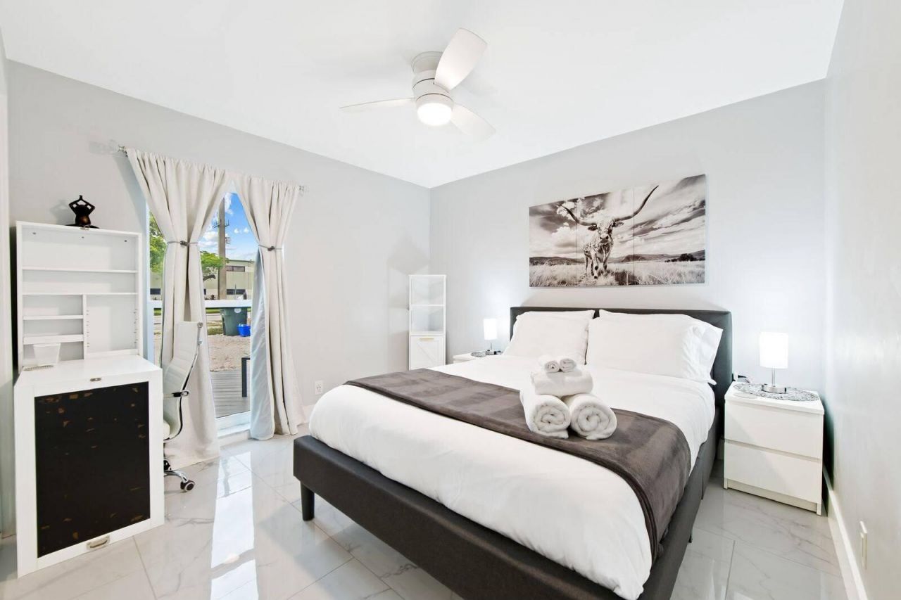 3298 N Dixie Highway, Boca Raton, FL 33431 Photo