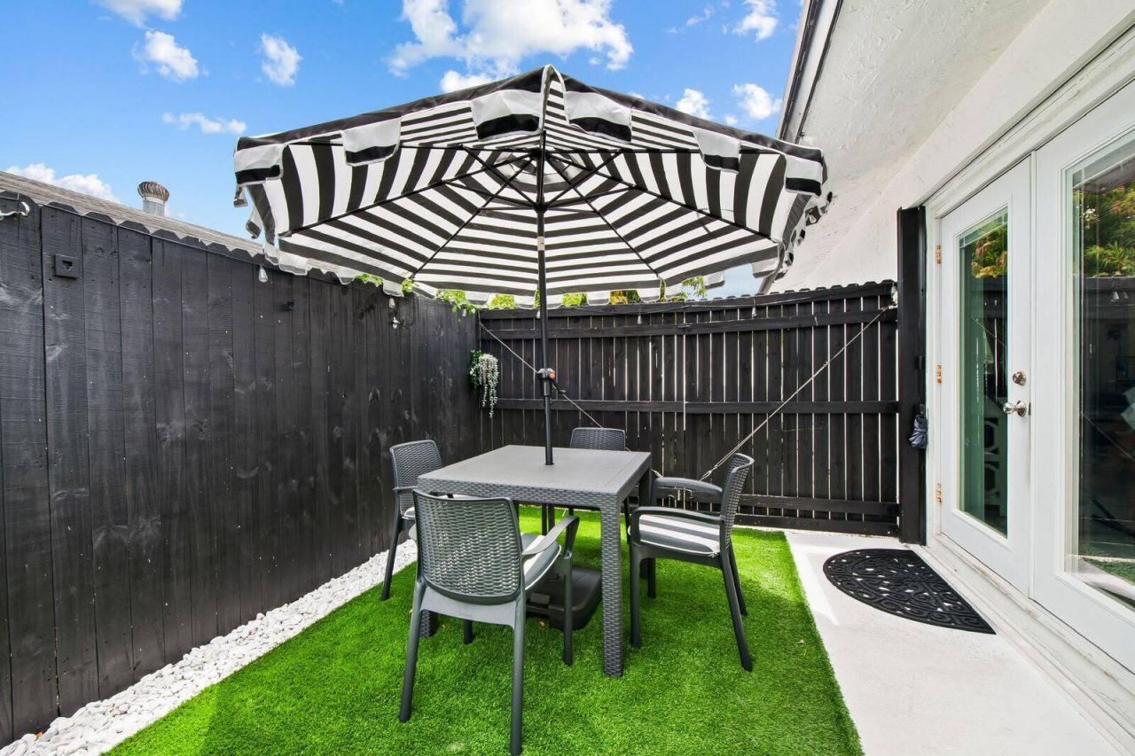 3298 N Dixie Highway, Boca Raton, FL 33431 Photo