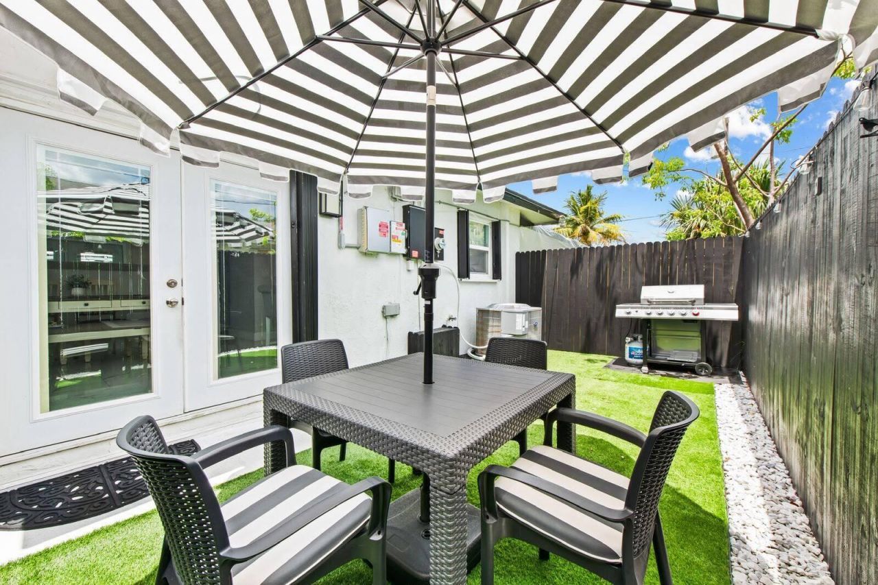 3298 N Dixie Highway, Boca Raton, FL 33431 Photo