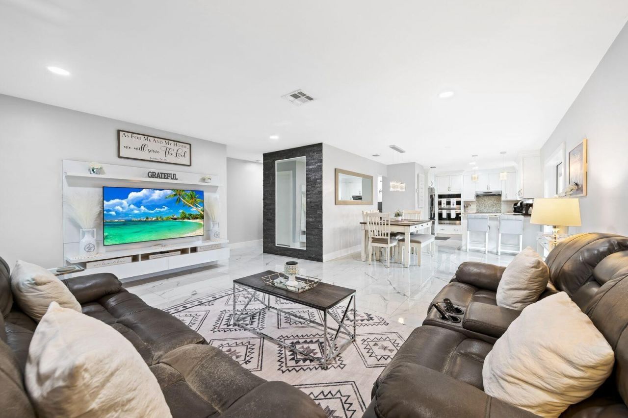 3298 N Dixie Highway, Boca Raton, FL 33431 Photo