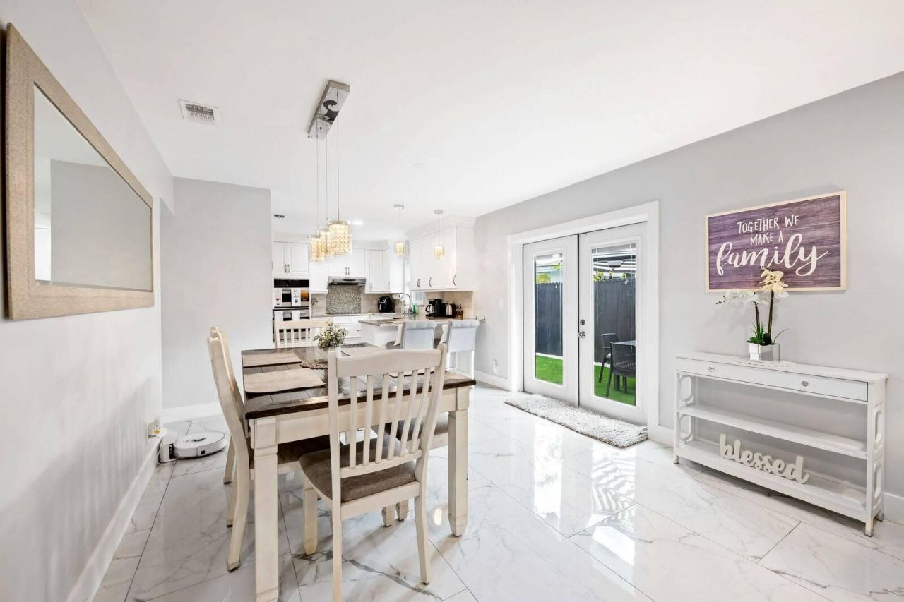 3298 N Dixie Highway, Boca Raton, FL 33431 Photo