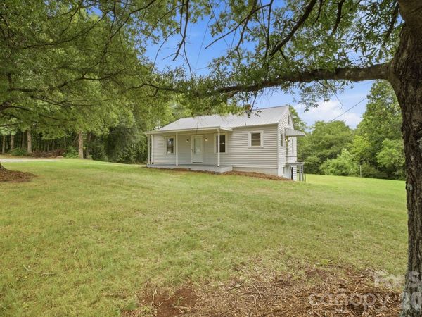 825 21st Street Drive SE, Hickory, NC 28602