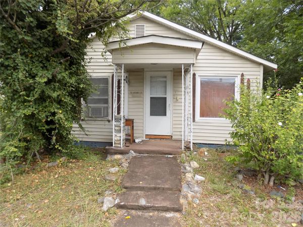 604 W Harrison Avenue , Gastonia, NC 28052