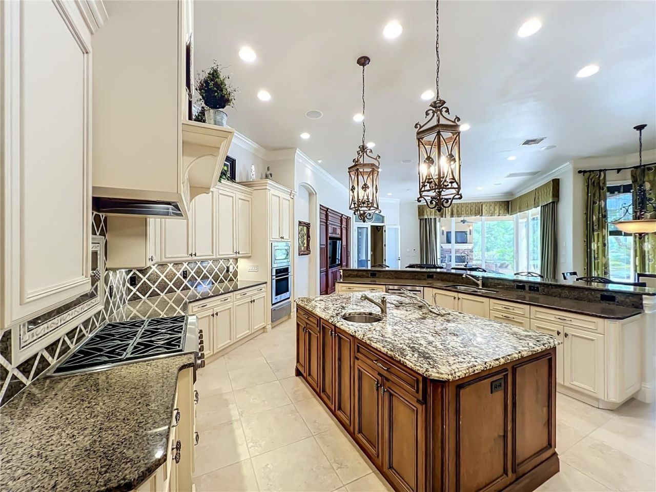 16028 Pendio Drive, Montverde, FL 34756 Photo