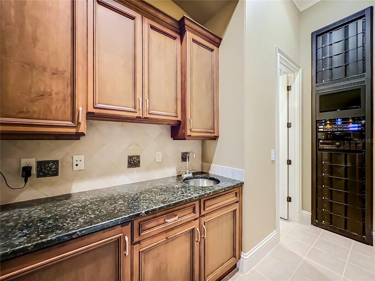 16028 Pendio Drive, Montverde, FL 34756 Photo