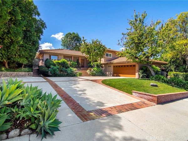 22548 Waterbury Street , Woodland Hills, CA 91364