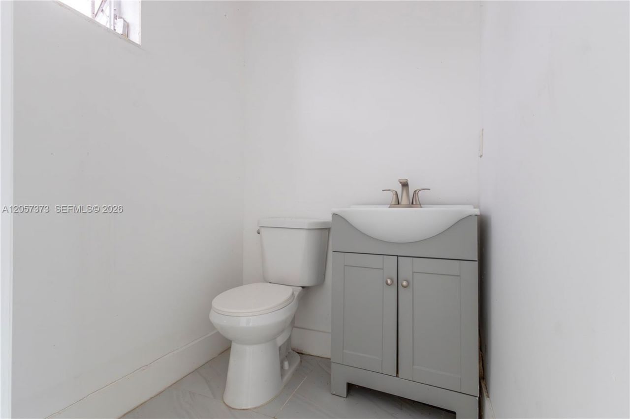 8211 Biscayne Blvd , Miami, FL 33138 Photo
