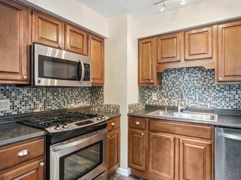 4127 Paxton Woods Drive, Cincinnati, OH 45209 Photo 10
