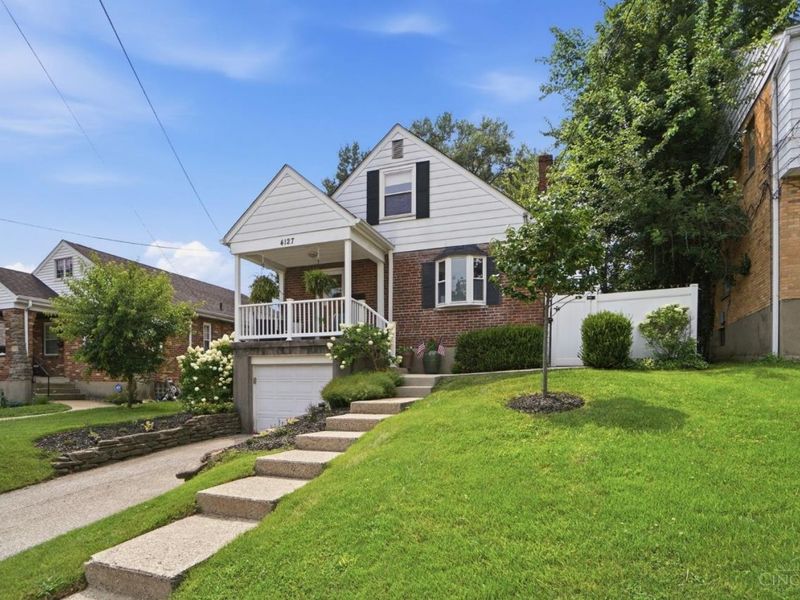4127 Paxton Woods Drive, Cincinnati, OH 45209 Photo 2