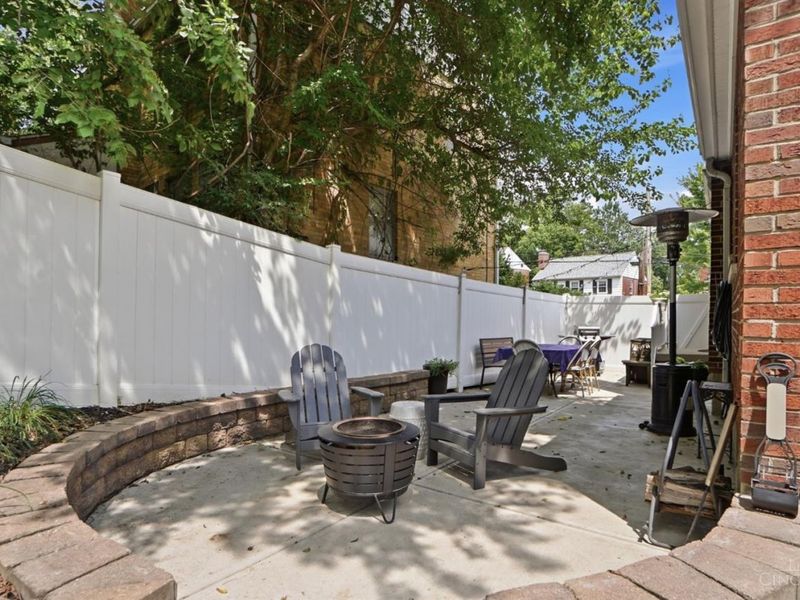 4127 Paxton Woods Drive, Cincinnati, OH 45209 Photo 22