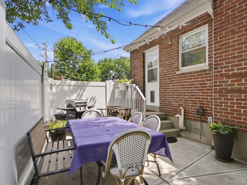 4127 Paxton Woods Drive, Cincinnati, OH 45209 Photo 24