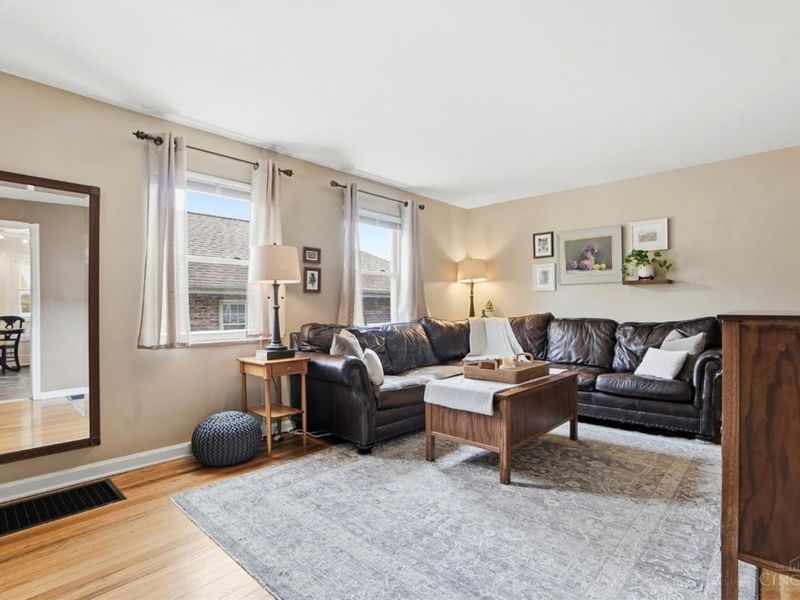 4127 Paxton Woods Drive, Cincinnati, OH 45209 Photo 5