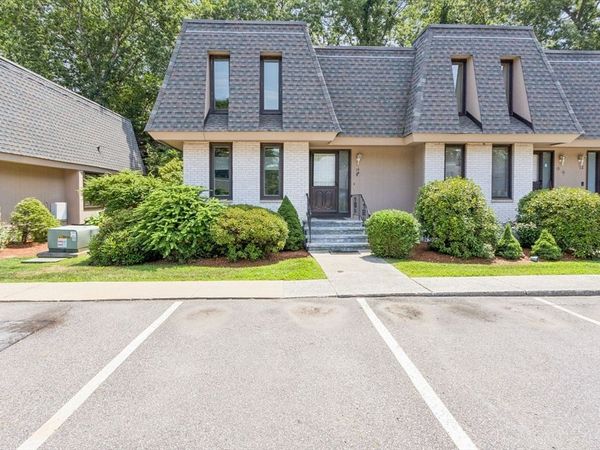14 Grove Square, Unit 14, Randolph, MA 02368