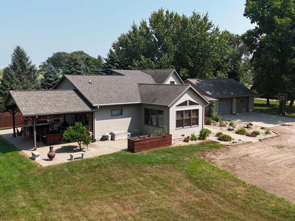 93529 500th Avenue, Windom, MN 56101
