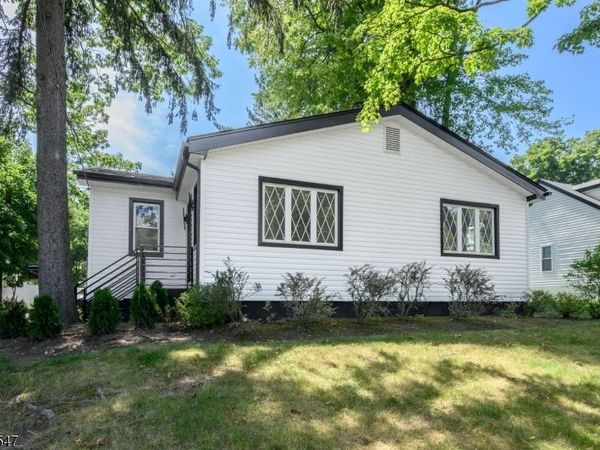 137 Myrtle Ave, Allendale, NJ 07401