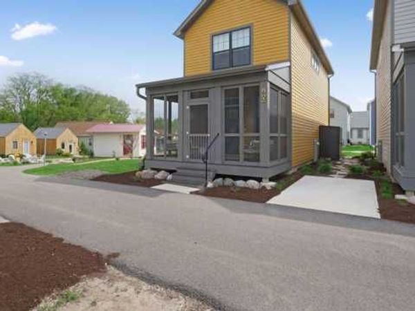 100 Great Loop Dr., #60 , Ottawa, IL 61350