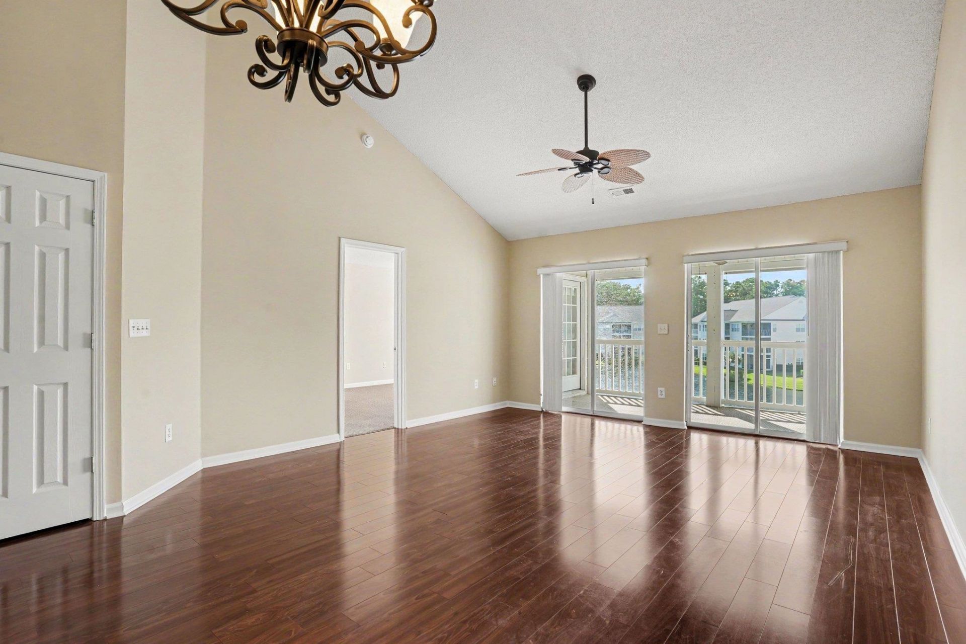 655 Woodmoor Dr.  Photo 10