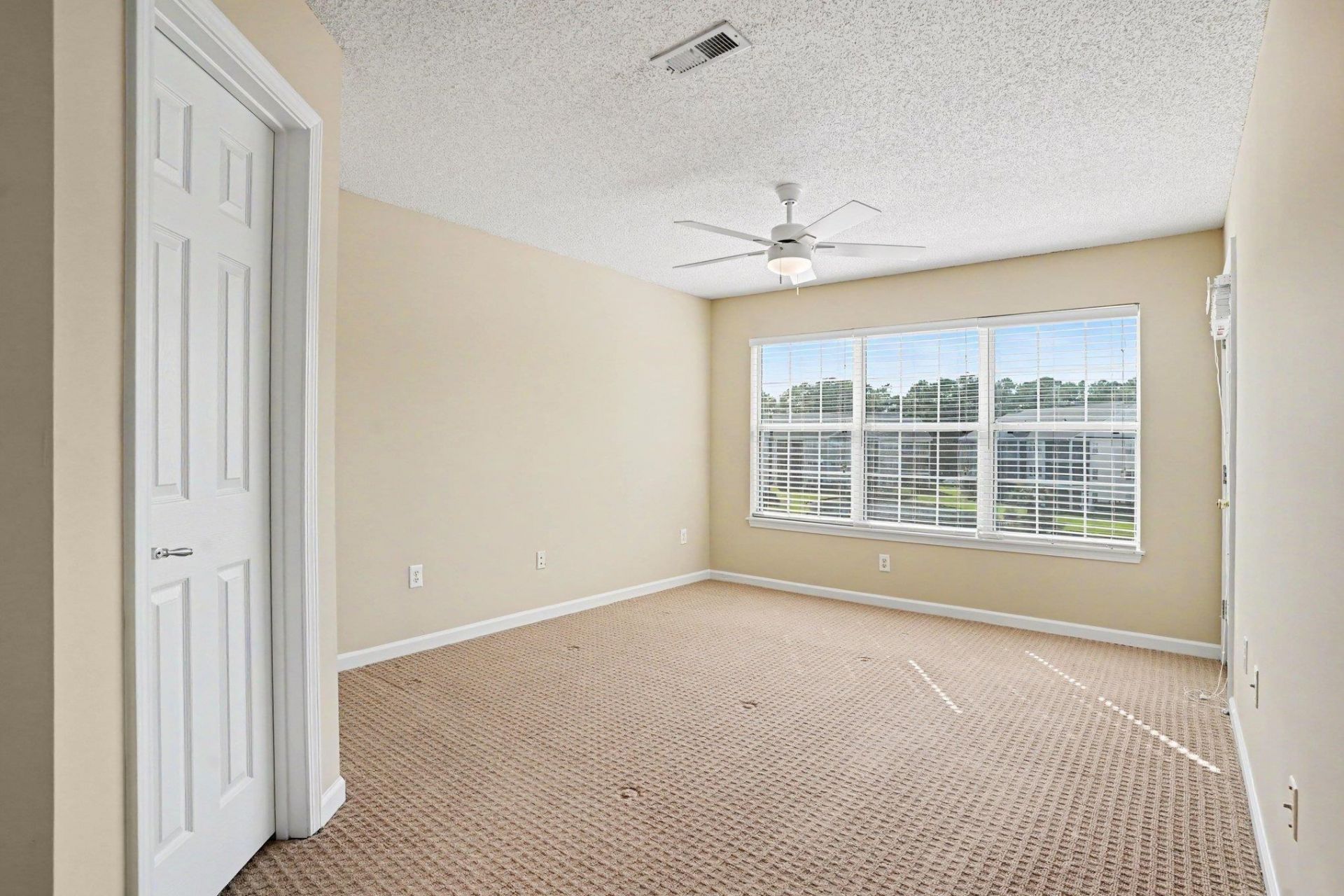 655 Woodmoor Dr.  Photo 18