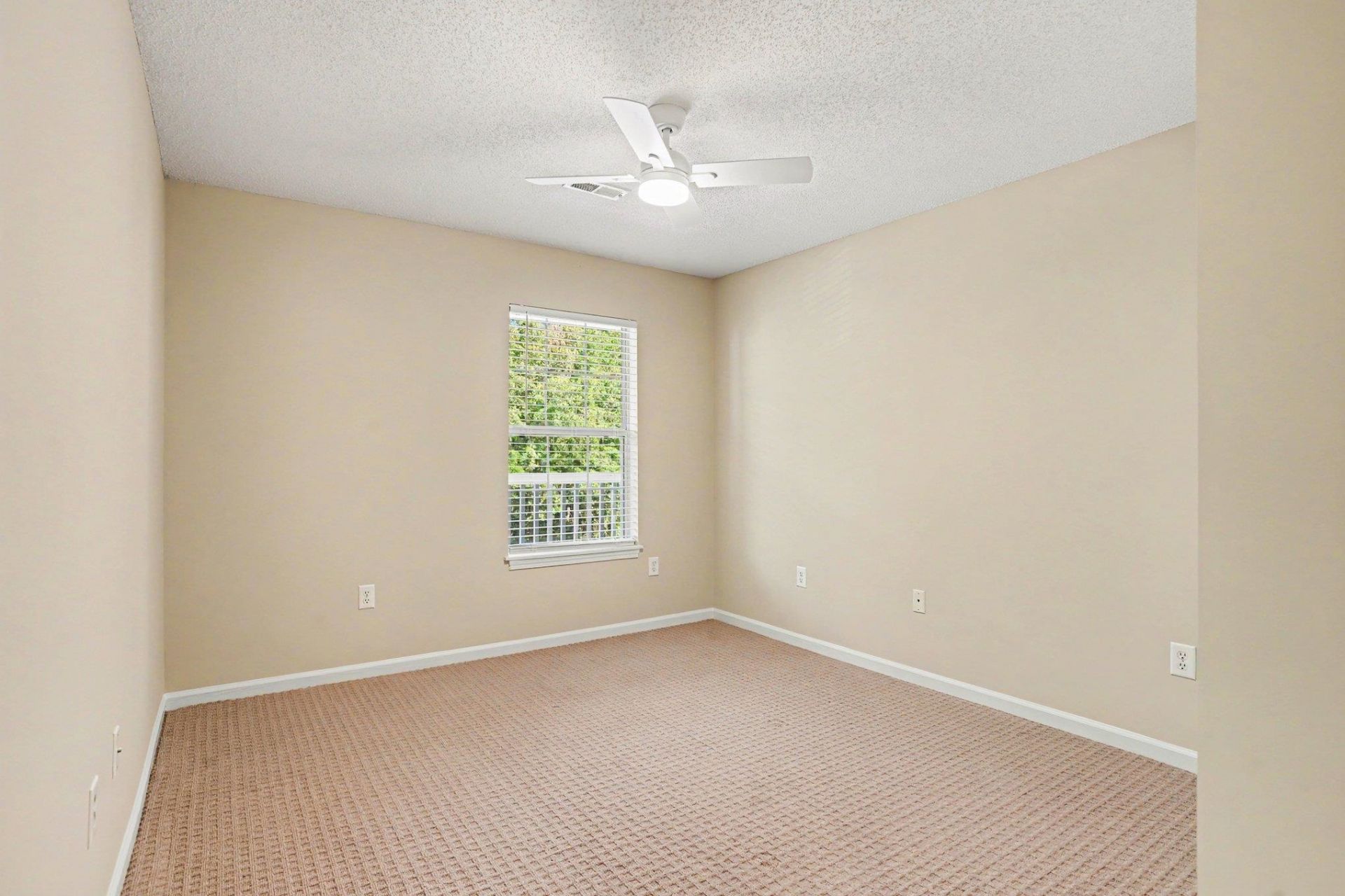 655 Woodmoor Dr.  Photo 25