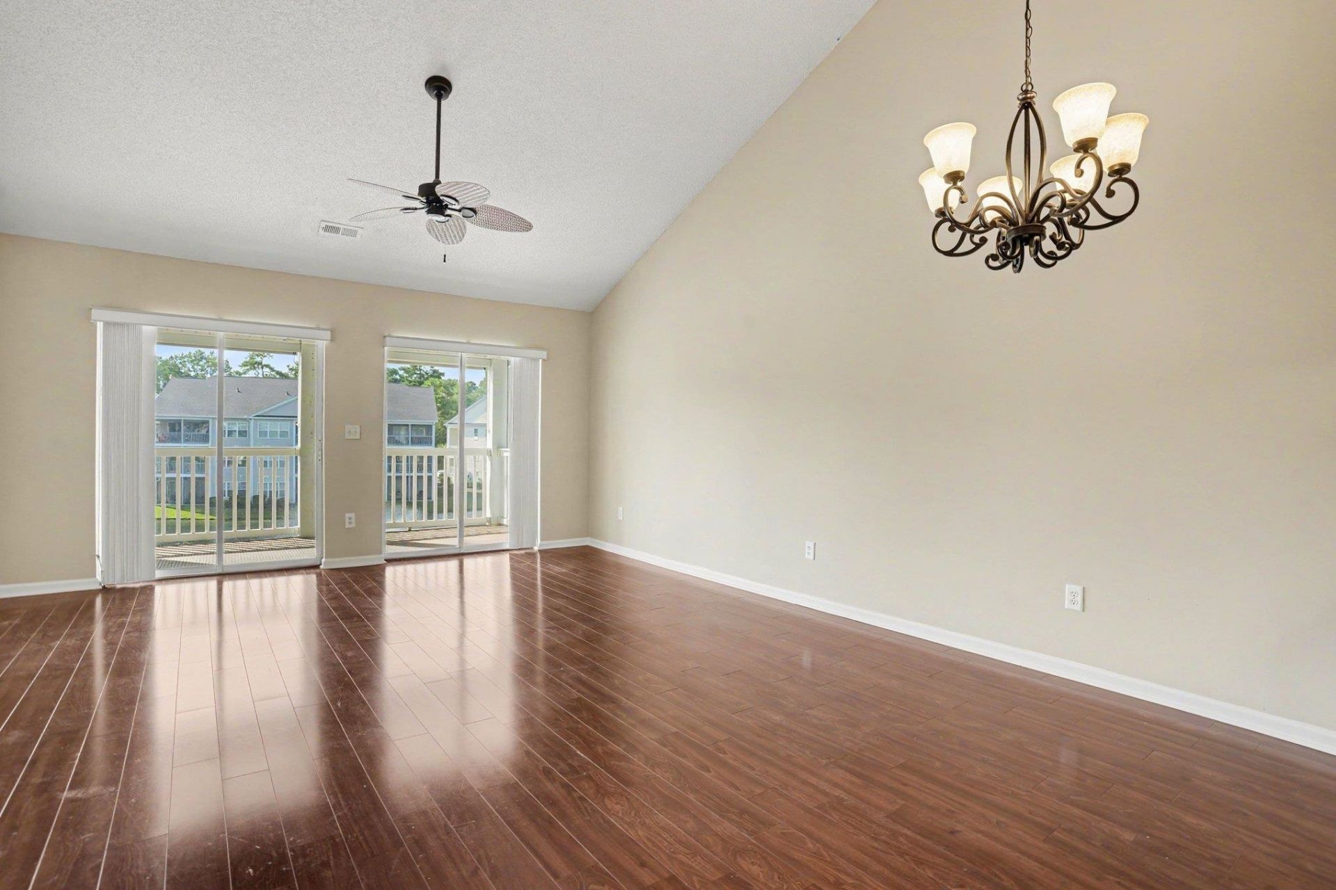 655 Woodmoor Dr.  Photo 9