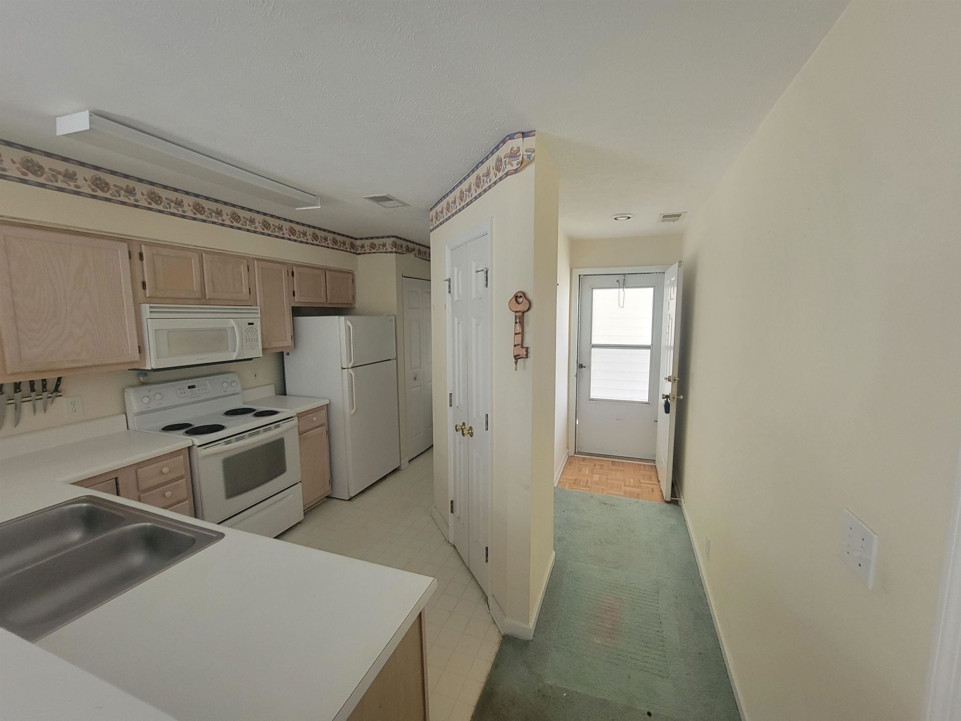 664 Tupelo Ln. Photo 14