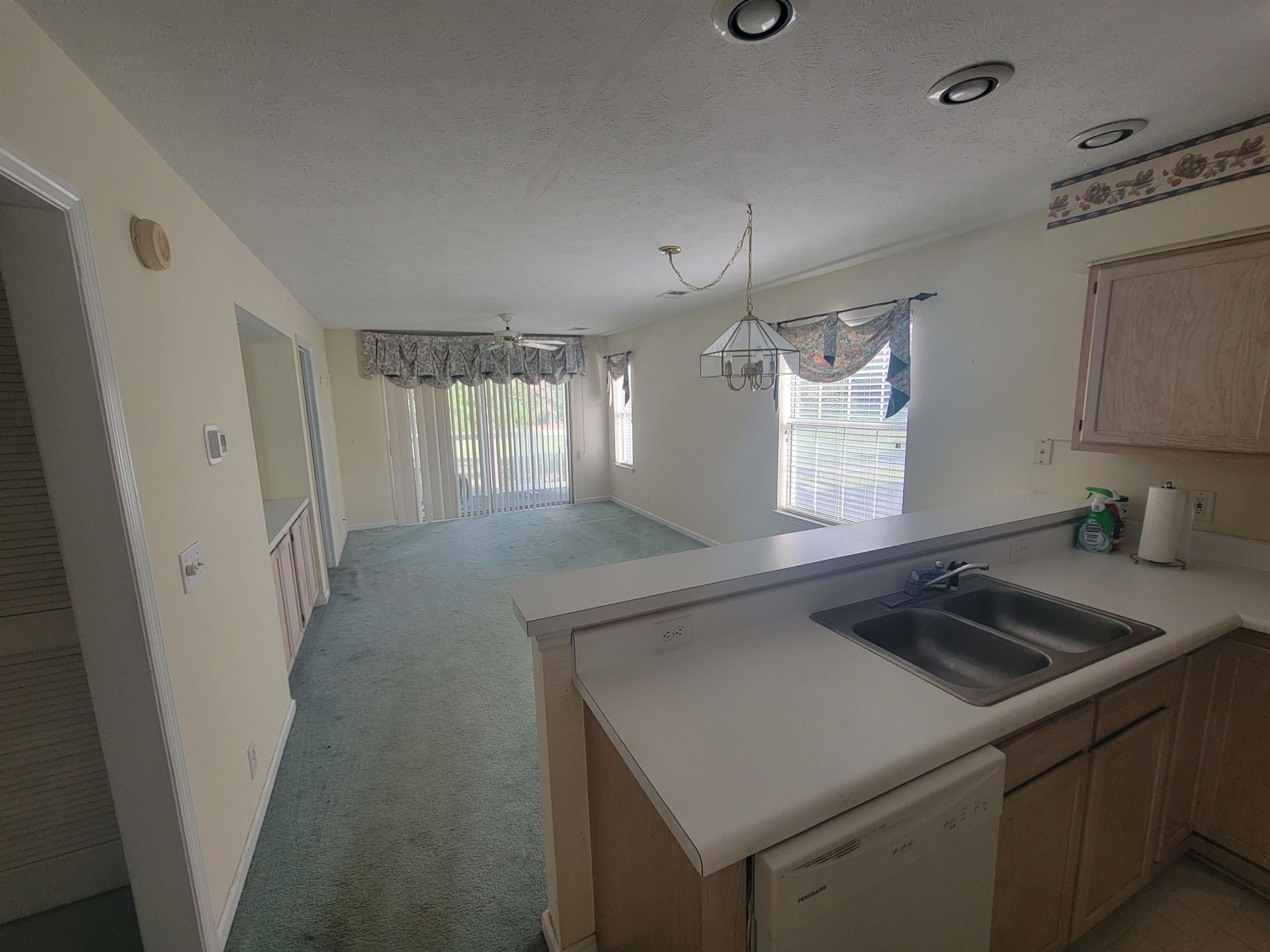 664 Tupelo Ln. Photo 4