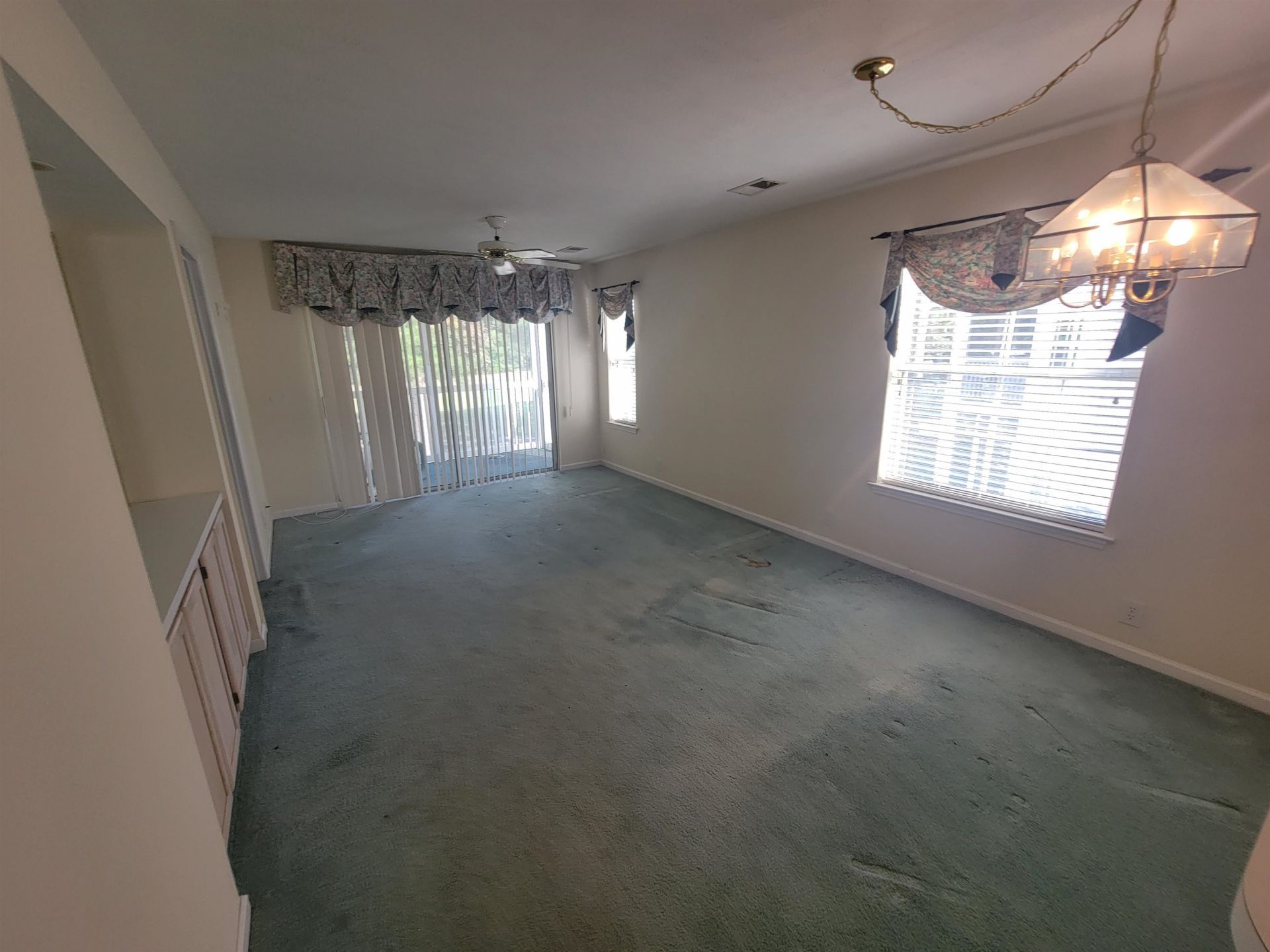 664 Tupelo Ln. Photo 6