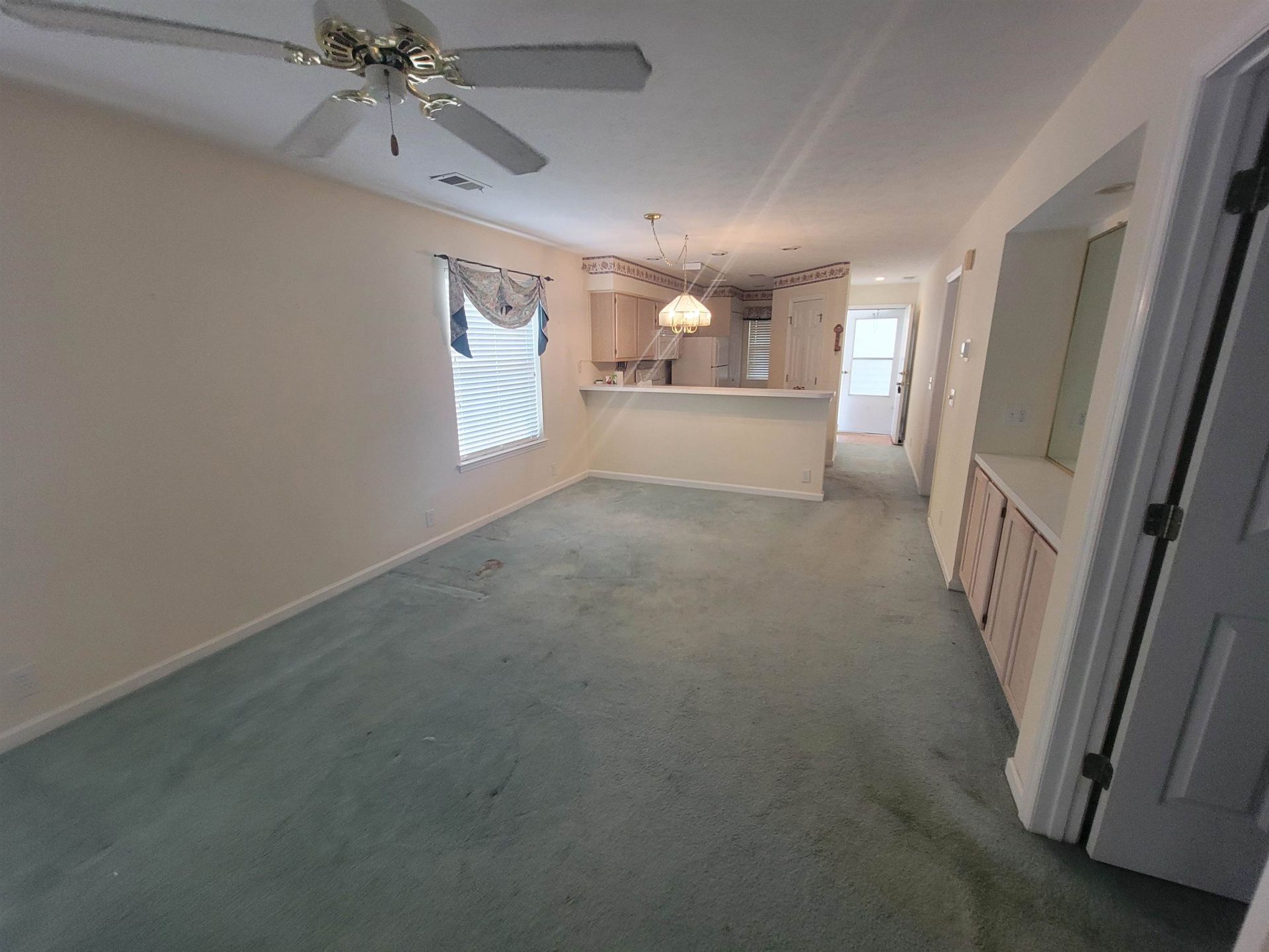 664 Tupelo Ln. Photo 7