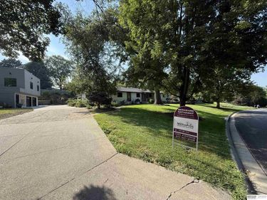 2520 S 98th Avenue, Omaha, NE 68124