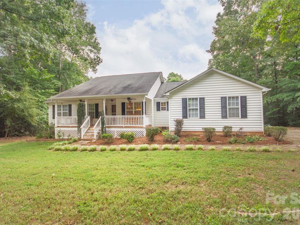 588 Abbeydale Road , Harmony, NC 28634