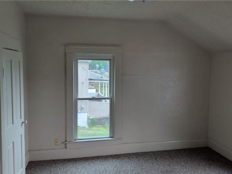 581 Allyn Street, Akron, OH 44311 Photo 6