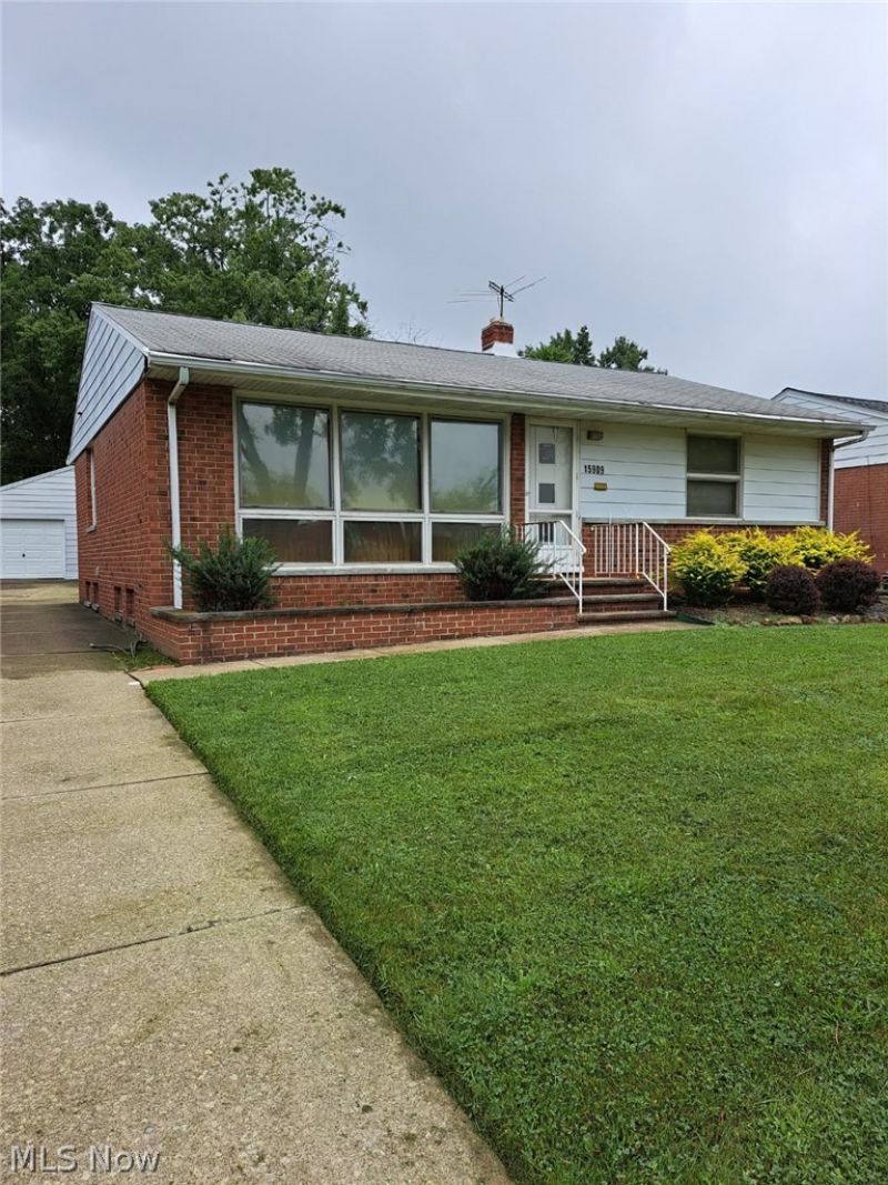 15909 Steinway Boulevard, Maple Heights, OH 44137 Main Photo