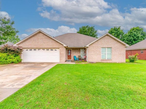 625 Blossom Lane , Trumann, AR 72472
