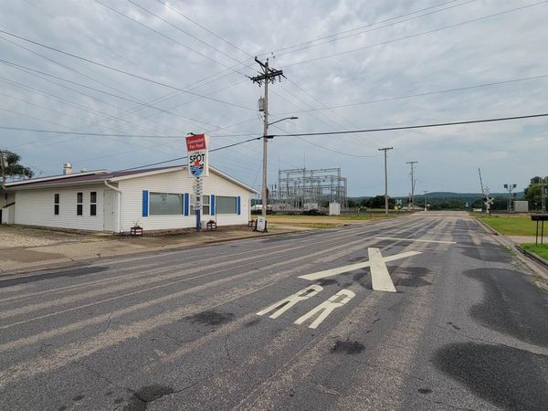 212 Crawford Street, Cassville, WI 53806