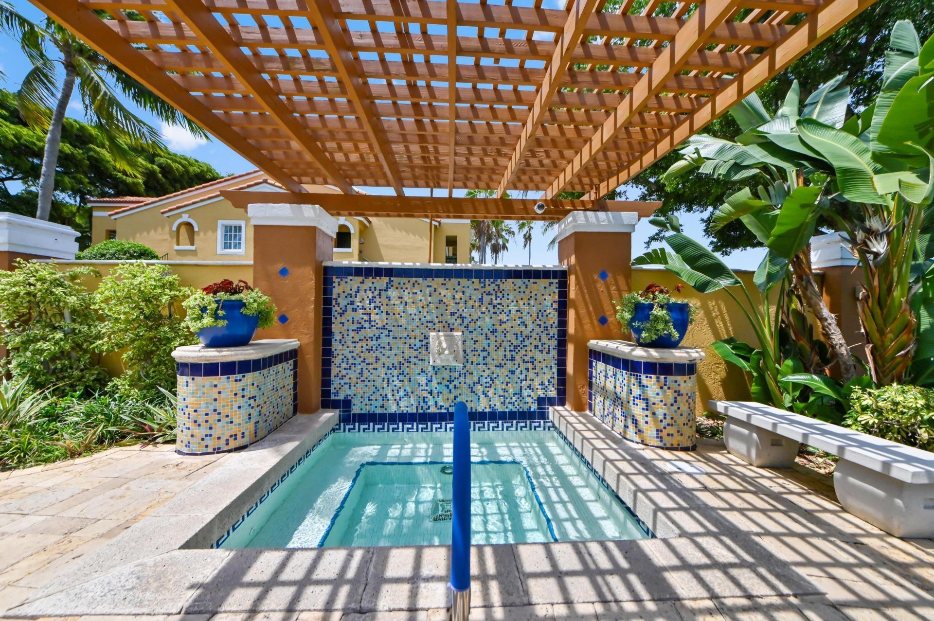 140 Yacht Club Way, Unit 307, Hypoluxo, FL 33462 Photo