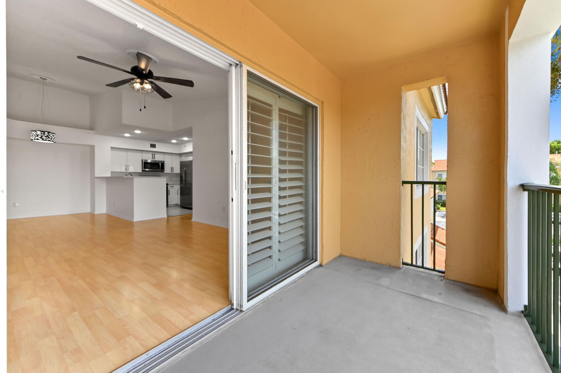 140 Yacht Club Way, Unit 307, Hypoluxo, FL 33462 Photo