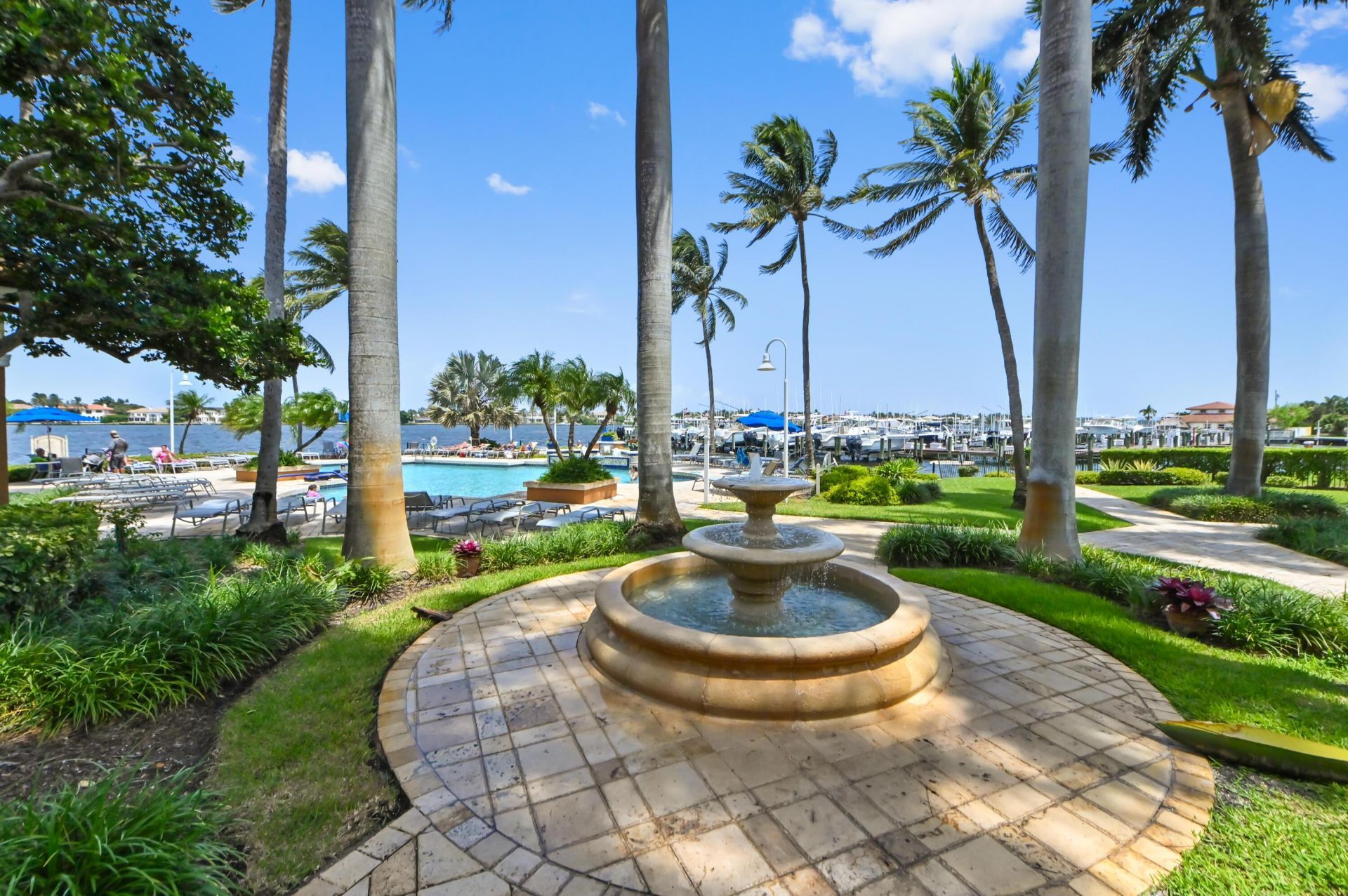 140 Yacht Club Way, Unit 307, Hypoluxo, FL 33462 Photo
