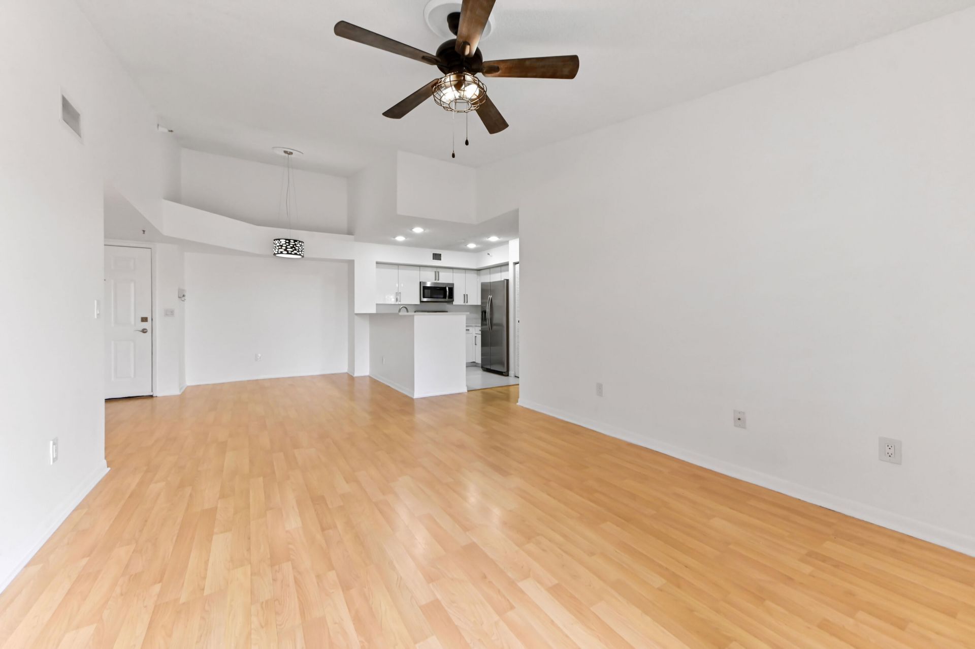 140 Yacht Club Way, Unit 307, Hypoluxo, FL 33462 Photo
