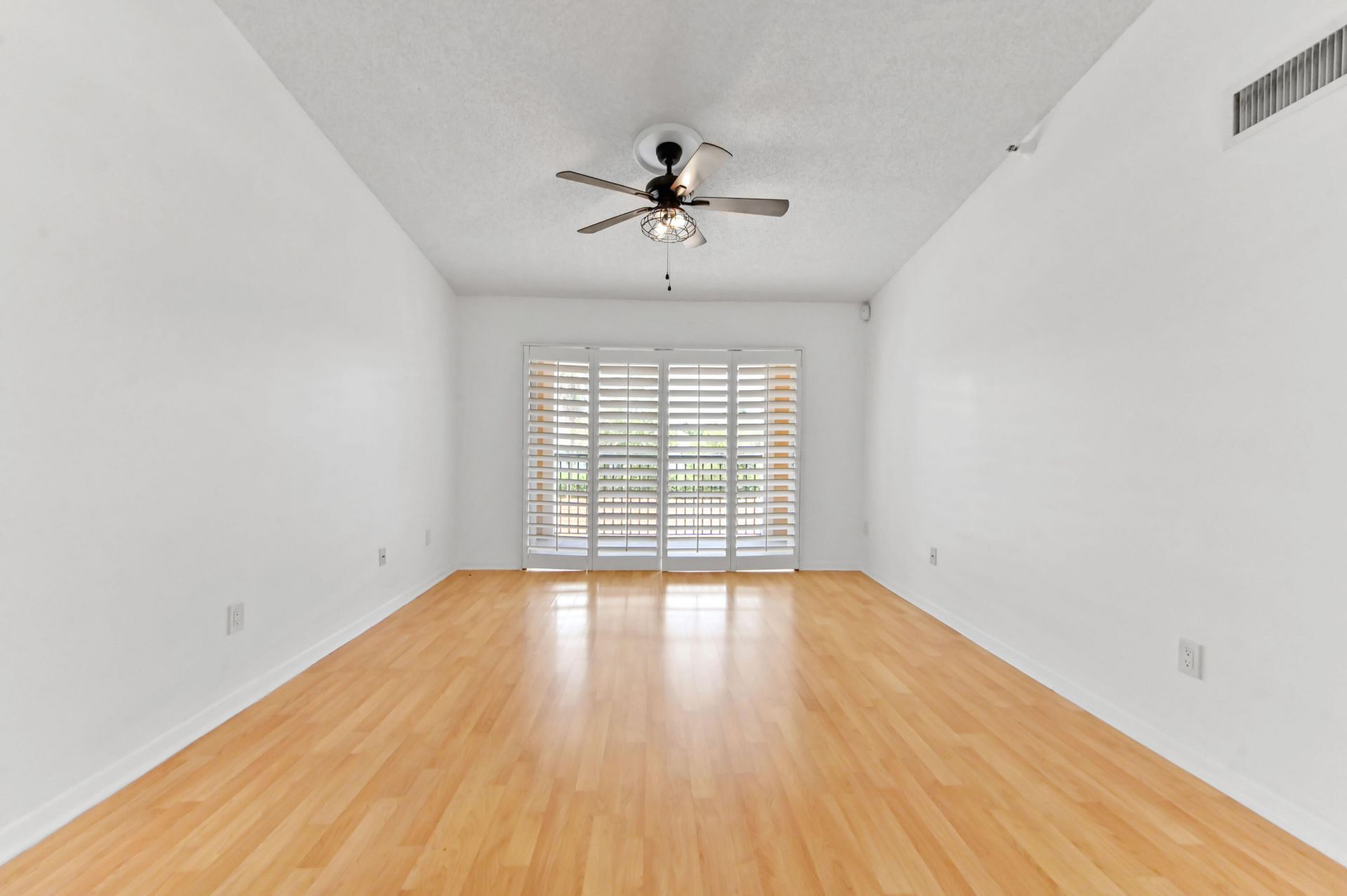 140 Yacht Club Way, Unit 307, Hypoluxo, FL 33462 Photo
