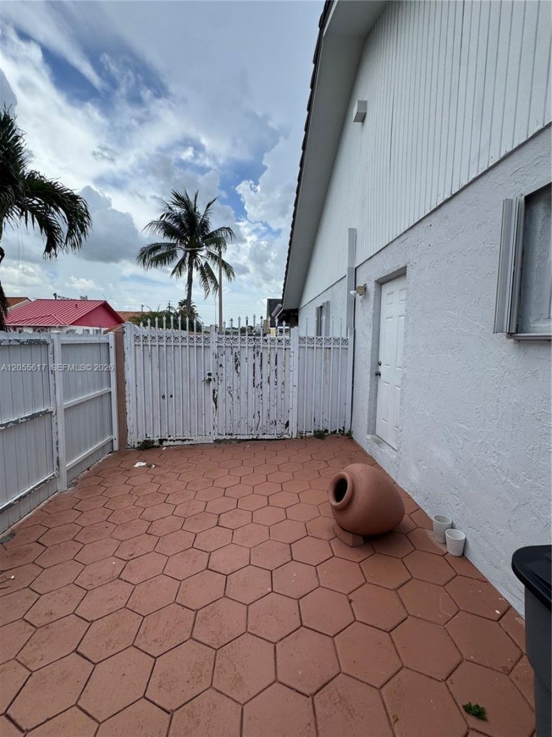 5791 W 21st Ave, Hialeah, FL 33016 Photo