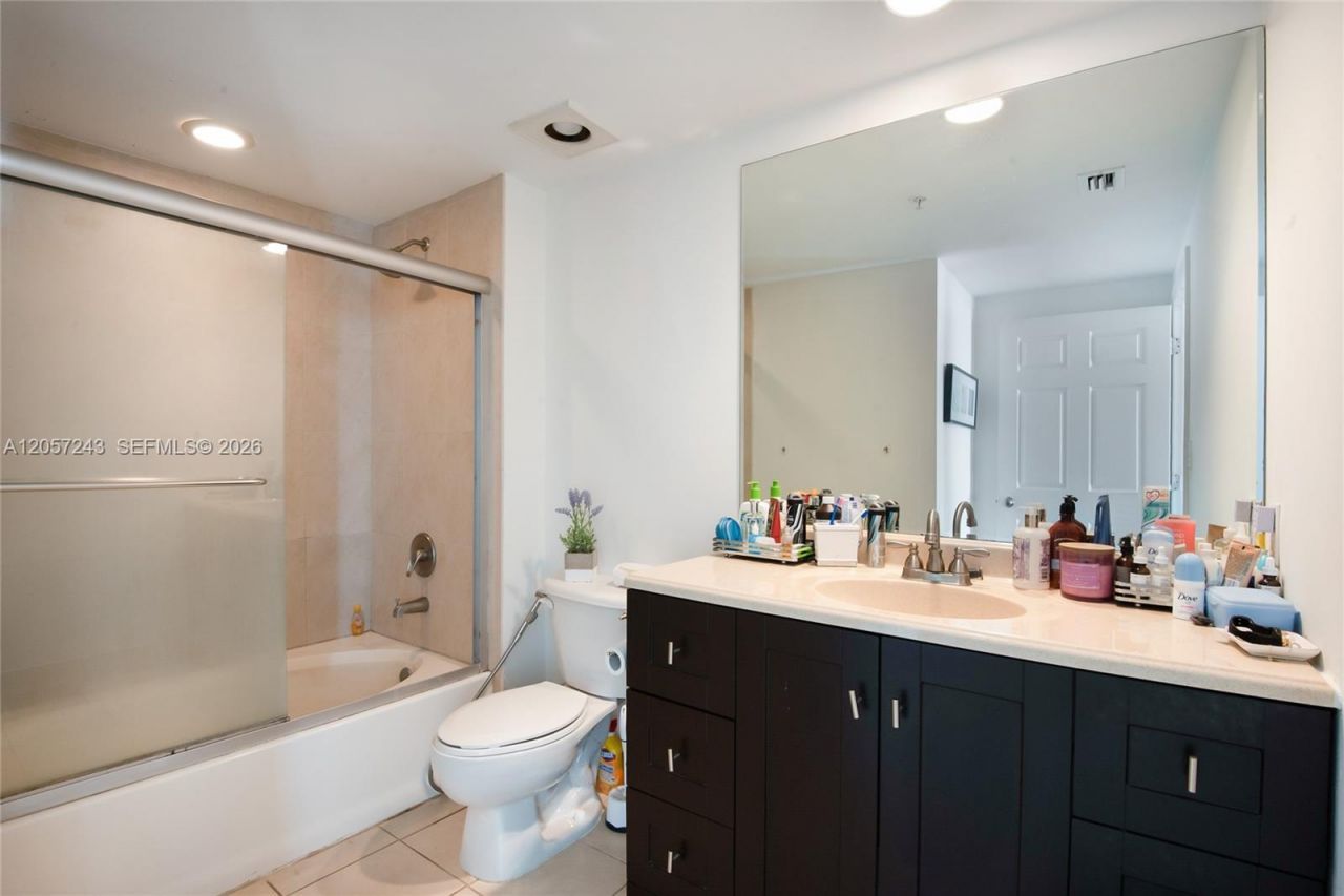2000 N Bayshore Dr, Unit 626, Miami, FL 33137 Photo