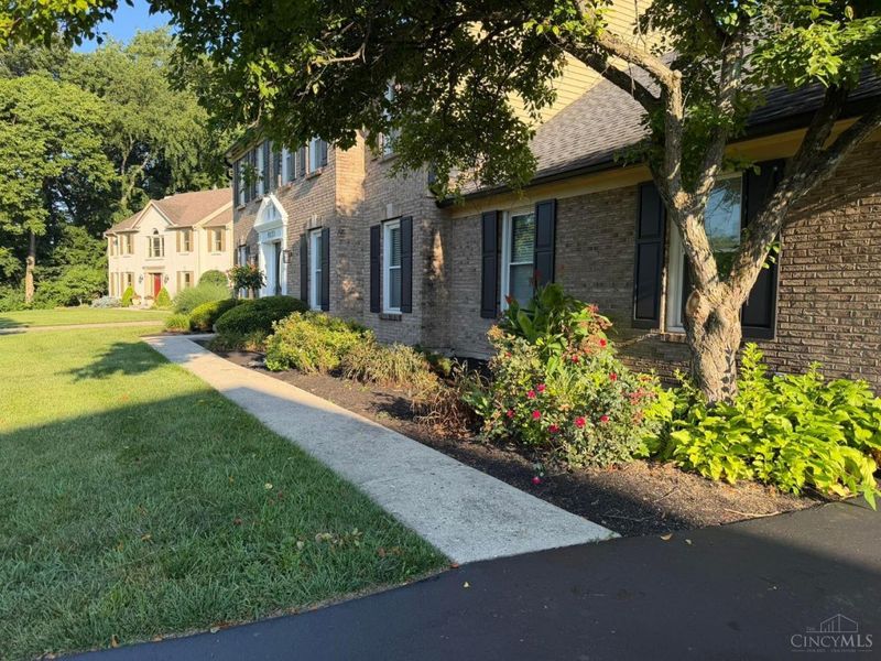 8033 Old Stable Court, West Chester, OH 45069 Photo 2