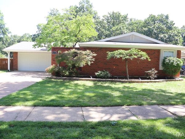 672 Towerwood Drive, Ballwin, MO 63021
